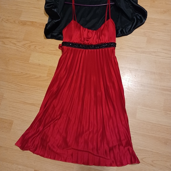 Dress - Picture 5 of 10